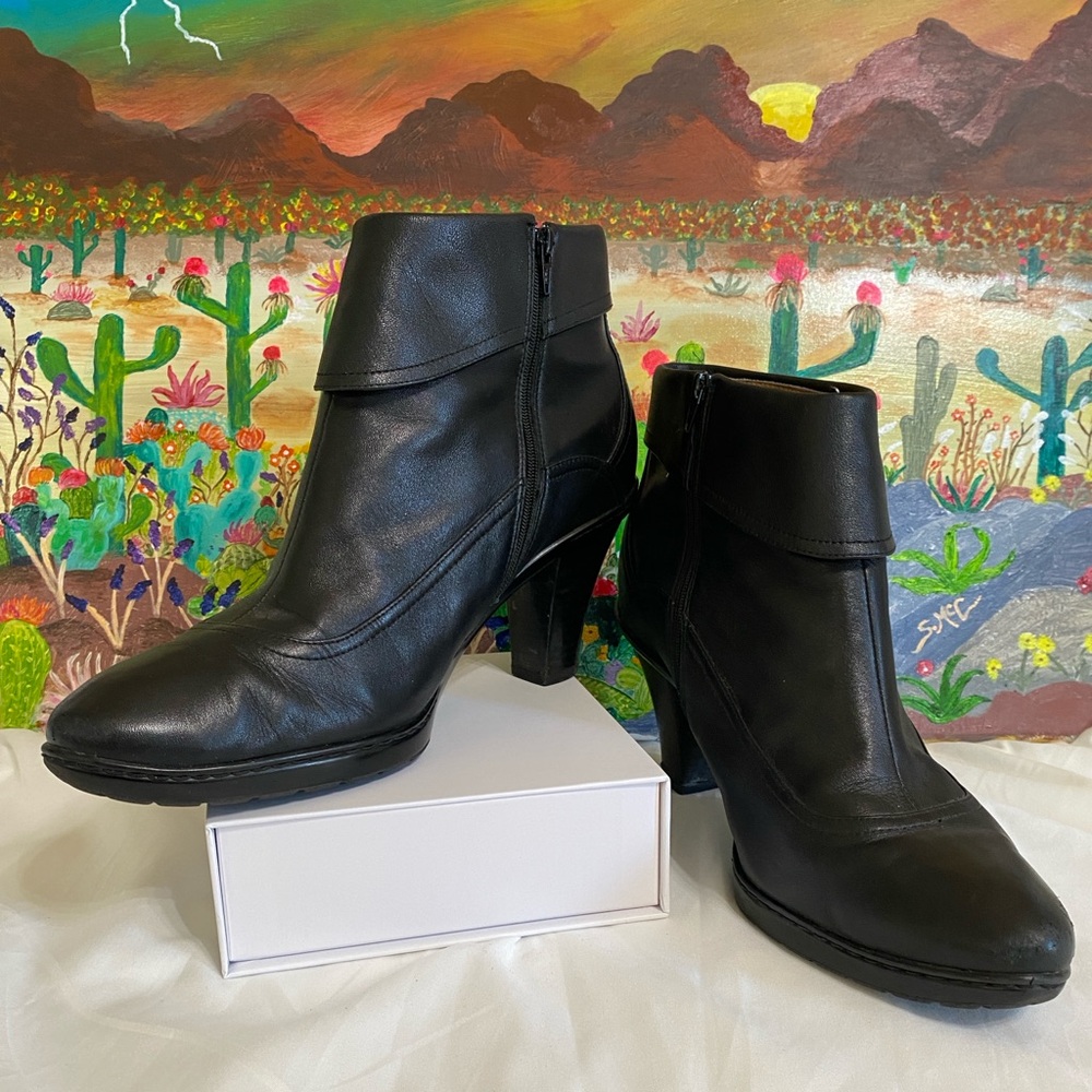 Sofft Shoe Black Leather Ankle Boots, Side Zipper Women’s Size 12M